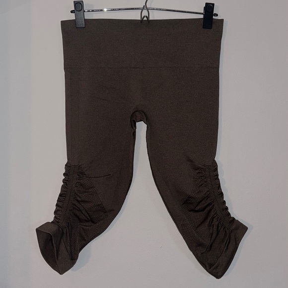 Lululemon In The Flow Chocolate Brown Cropped Leggings Size 6 - Picture 3 of 7